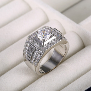 Anello dal Design Audace Stile Classico per Uomo - Product Image 6