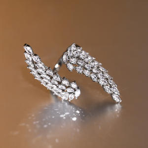 Anelli da Donna F1603 in Oro Bianco con Diamanti Taglio Marquise Colore D Naturale Gioielli di Lusso per Matrimonio - Product Image 3