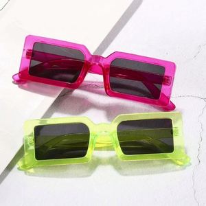 Lunettes de soleil rectangulaires pour femmes, couleurs unies, logo personnalisé, protection UV400, petite monture carrée, monture intégrale, durables, pour l'extérieur - Product Image 1
