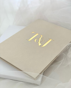 Ensemble <span class=keywords><strong>d</strong></span>'invitations de mariage de luxe à trois volets en feuille <span class=keywords><strong>d</strong></span>'<span class=keywords><strong>or</strong></span> <span class=keywords><strong>Champagne</strong></span> Texture Velours Couverture rigide <span class=keywords><strong>Carte</strong></span> acrylique transparente avec papier Love Made - Product Image 2