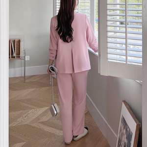 ชุดสูทสีชมพูสำหรับผู้หญิง รุ่น N8720 กางเกงขายาวเอวสูงทรงหลวม สวมใส่สบาย เหมาะสำหรับทำงานหรือใส่ลำลอง ไซส์พลัส แฟชั่นสำหรับผู้หญิง - Product Image 1
