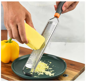 Râpe à lame multifonctionnelle en acier inoxydable 18/8 avec couvercle de protection Poignée ergonomique pour le fromage - Product Image 3