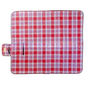 ผ้าห่มปิกนิกพับได้แบบพกพาขนาดใหญ่กันน้ำสำหรับใช้งานกลางแจ้งสุดหรู - Product Image 5