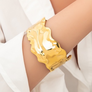 Stylish 18K Gold Stainless Steel Wide Face Bracelet for Women High-End Non-Fading INS Style <b>Charm</b> Bracelets for Anniversary - Product Image 1