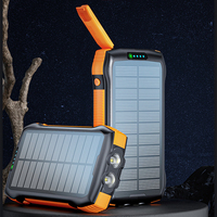 Vente directe d'usine Banque d'alimentation pour téléphone portable portable étanche de grande capacité Banque d'alimentation solaire 33500Mah