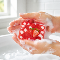 Savon artisanal à la fraise en gros, visage et corps, huile essentielle de fruits, éclat lumineux, soin doux, tous types de peau, OEM 200g