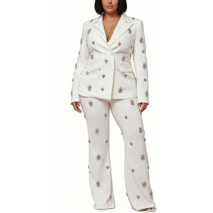 بدلة نسائية مزينة بالكريستال على شكل زهور - سترة وبنطلون واسع من قطعتين - طقم رسمي مزدوج الصدر من سيهي فاشونبيسو - Product Image 6