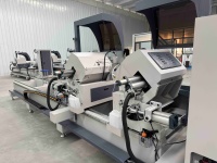 Sierra ingletadora CNC automática de doble cabezal de 500 mm para corte de aluminio en cualquier ángulo