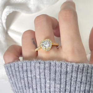 Ensemble de bijoux romantiques en laiton plaqué rhodium et zircon en forme de cœur pour homme et femme, idéal pour les fiançailles, les mariages et les cadeaux de fête - Product Image 5