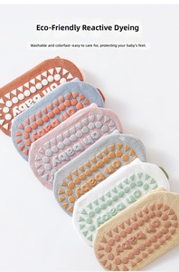 Chaussettes antidérapantes pour bébé avec motifs d'animaux mignons, chaussettes en coton antidérapantes pour tout-petits, chaussettes de sol douces et respirantes pour cadeau - Product Image 2