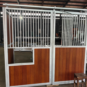 Establo Portátil de Alta Calidad para Caballos, Apto para Granjas e Industrias, con Comedero y Valla para Heno - Product Image 4