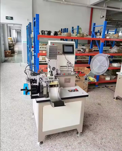 Machine automatique à grande vitesse informatisée PLC pour la découpe et le pliage ultrasonique d'étiquettes tissées pour vêtements, en nylon, taffetas, Jingda - Product Image 4