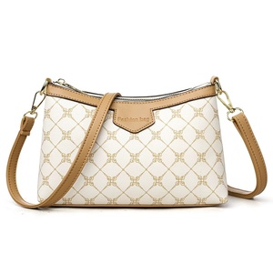 Borsa a <span class=keywords><strong>Tracolla</strong></span> Piccola da Donna con Motivo Speciale, Nuova Collezione 2026, Versatile con Stampa Testurizzata, Borsa a Spalla per Signora di Mezza Età, Ideale per la Mamma - Product Image 6