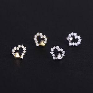 Orecchini a perno mini a cuore cavo da donna, design minimalista, accessori per l'orecchio per uso quotidiano - Product Image 2