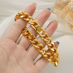 Bulk wholesale <b>solid</b> formed broad curb link unisex flawless reflective smooth cut 18k <b>gold</b> plated fine stainless steel bracelet - Product Image 2