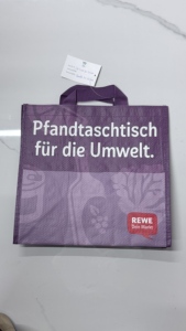 กระเป๋าช้อปปิ้งทรงกล่องขนาดกลาง ผลิตจากผ้า PP ทอ แบบสะพายไหล่ สีสันตามสั่ง ผลิตในเวียดนาม  แบบ OEM ODM  เคลือบ BOPP  สำหรับไลฟ์สไตล์ใหม่ - Product Image 2