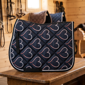 BRAND ZONE Ensemble de protection pour chevaux par sublimation : tapis de selle, protège-ventres, protège-attelles, protège-mouches. Personnalisable, en polyester satiné de haute qualité. Nouveau. - Product Image 3