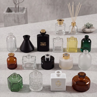 Diffuseur de parfum d'intérieur 100 ml, écologique, sans alcool, sans parabène, nouveau design, flacon conique, bâtonnets noirs, bouteille en bois et verre