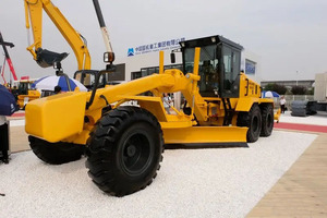 Niveleuse LICHMACH 220HP avec ripper et scarificateur - Product Image 2