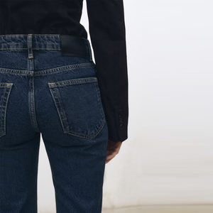 Jeans de Mezclilla de Cintura Alta y Corte Acampanado para Mujer, Color Sólido, Transpirables, Novedad de Otoño, con Logotipo en la Cintura - Product Image 5