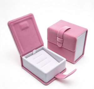 Boîte à bijoux en velours rose haut de gamme faite à la main avec sangle assortie à l'extérieur et tissu intérieur doux et délicat - Product Image 2