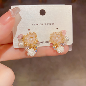 Boucles d'oreilles Resoul plaquées or 18 carats, motif fleurs, <span class=keywords><strong>perles</strong></span> et résine, pendantes, pour femme, vente en gros - Product Image 1