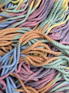 <span class=keywords><strong>Corde</strong></span> ronde <span class=keywords><strong>en</strong></span> coton épais de couleurs personnalisées bricolage décoration <span class=keywords><strong>arc</strong></span>-<span class=keywords><strong>en</strong></span>-<span class=keywords><strong>ciel</strong></span> couleurs <span class=keywords><strong>corde</strong></span> pour lacets de chaussures/<span class=keywords><strong>corde</strong></span> <span class=keywords><strong>en</strong></span> macramé - Product Image 5