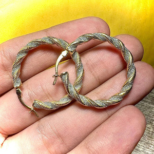 Pendientes de Espiral Bicolor para Mujer, Joyería de Moda con Textura Granulada - Product Image 6