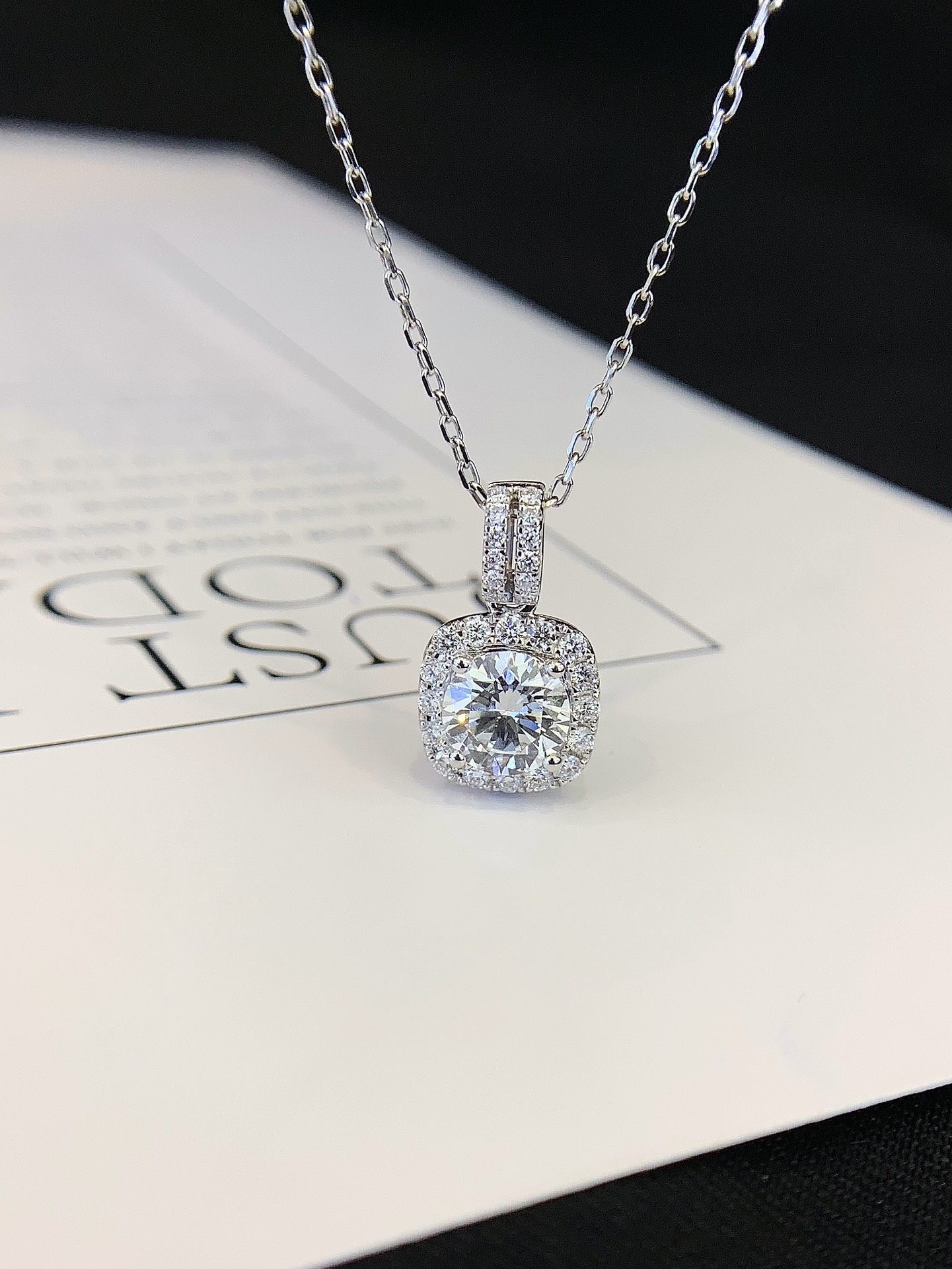 18k White gold