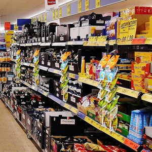 Tiras de clips de exhibición de mercancía colgante de metal de plástico al por menor - Product Image 4