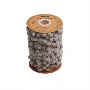 Nastro decorativo ILAN con pompon, 2.0 cm, 20 iarde, grigio, per progetti fai da te - Product Image 1