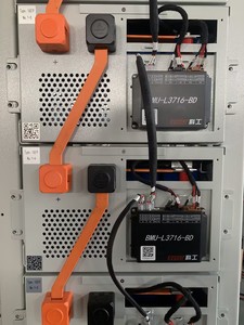 ตู้เก็บพลังงานภายนอกอาคาร IP54 400v 100kw 215KWH 200KWH 241kwh แบตเตอรี่ลิเธียมแบบออลอินวัน - Product Image 4