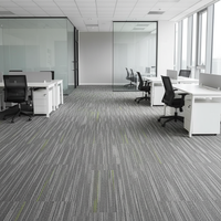 Dalles de moquette modulaires emboîtables pour bureaux ouverts, espaces de vie, couloirs – Découpe libre, ajustement personnalisé