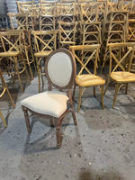 Chaise ronde en plastique imitation bois pour restaurant et hôtel