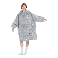 Couverture à capuche confortable et confortable en molleton pour adultes Couverture portable populaire de l'usine avec sweat à capuche surdimensionné chaud chauffant
