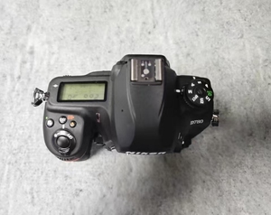 Appareil photo numérique professionnel d'occasion plein format 25MP 4K 30fps avec connectivité sans fil intégrée D780 - Product Image 4