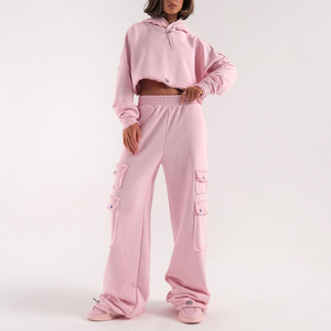 Ensemble de survêtement en molleton de coton personnalisé pour femme, comprenant un sweat à capuche court à manches longues et un pantalon cargo, deux pièces - Product Image 5