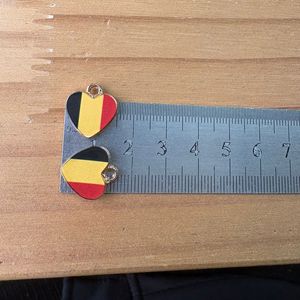 Pendentifs breloques en alliage métallique émaillé <span class=keywords><strong>de</strong></span> 15 mm en forme <span class=keywords><strong>de</strong></span> cœur avec drapeaux <span class=keywords><strong>de</strong></span> pays pour la fabrication <span class=keywords><strong>de</strong></span> bijoux : États-Unis, Mexique, France, Brésil, Allemagne, Espagne - Product Image 3