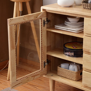 Aparador de Estilo Nórdico de Madera de Caucho con Puerta de Vidrio, Mueble de Almacenamiento para Sala de Estar o Cocina, Color Nogal YF - Product Image 3