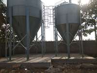 Porcs Poulet Ferme Alimentation Grain Silo Bacs