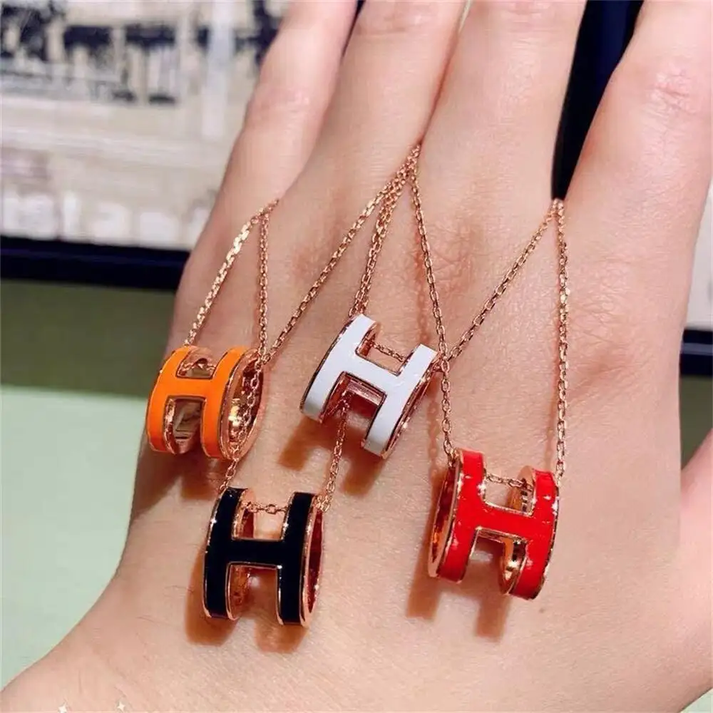 Fashionable ladies letter enamel pendant stainless steel vacuum gold-plated non-fading letter H pendant necklace for women