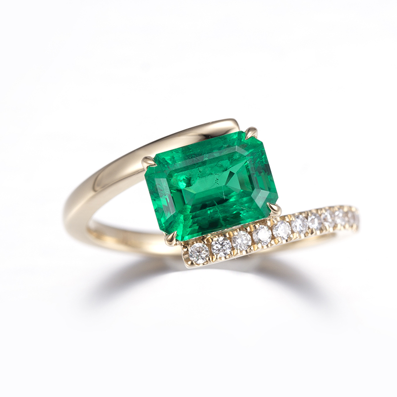 เยลโลว์โกลด์ 18K