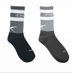 KANGYI nouveauté lueur dans le noir <span class=keywords><strong>chaussettes</strong></span> personnalisées réfléchissantes dans la <span class=keywords><strong>nuit</strong></span> hommes <span class=keywords><strong>chaussettes</strong></span> <span class=keywords><strong>de</strong></span> sport - Product Image 1