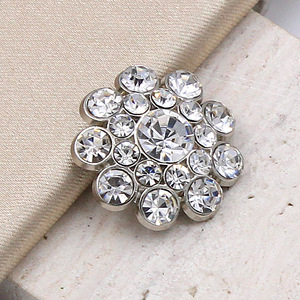 Venta al por mayor Botón de diamantes de imitación con vástago corazón vástago botón coser botón DIY accesorios Adorno - Product Image 5