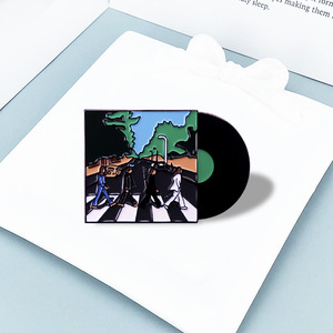 Pin de Esmalte Personalizado de <span class=keywords><strong>Abbey</strong></span> Road |   Insignia Metálica Personalizada de Vinilo Musical para Fans, Fabricada por una Empresa con Más de 20 Años de Experiencia - Product Image 1