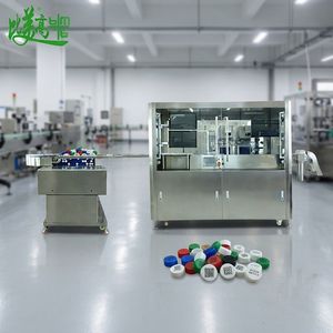 Machine de gravure laser industrielle pour bouchons en plastique, pour codes de lot, codes DM, codes d'eau scintillante, avec vérification automatique du code et traçabilité - Product Image 1