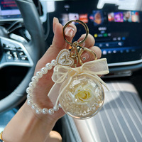 Romantique Préservé Rose Porte-clés Pendentif Élégant Fleur Clé Boucle Simuler Perle Chaîne pour Mariage Saint Valentin