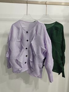 PY 2026 Nueva Colección: Cárdigan Casual Miyake con Pliegues Florales, Abotonado, Holgado, Tallas Grandes, Transpirable, Ropa al por Mayor para Verano - Product Image 2