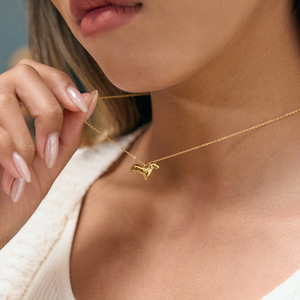 Collar de Acero Inoxidable Estilo Dulce con Colgante de Perro Salchicha y Diamantes, Cadena de Bambú para Mujer, Oro de 18K - Product Image 3