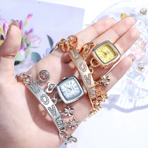New Cross-border Fashion Womens Watch Wholesale -embellished Rhinestone Quartz Alloy Pointer Stainless Steel Bracelet